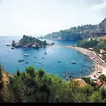 Arcadia Golden Bay Апартаменти *