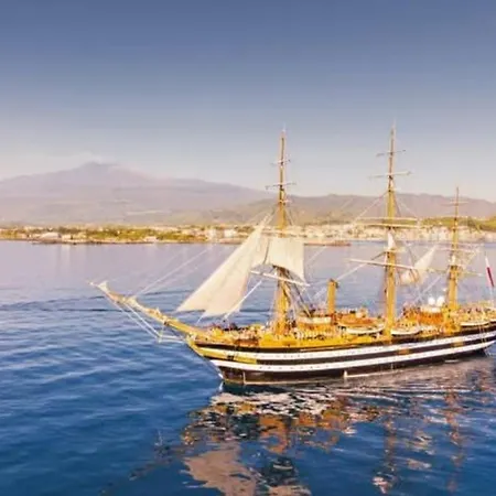 Appartamento Arcadia Golden Bay Giardini Naxos